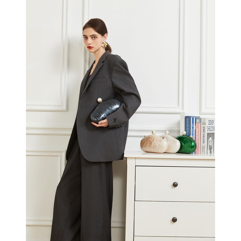 BRYCTSISEN Acrylic Shell Shaped Handbag (Black)