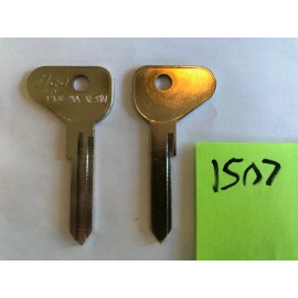 TWO 1971-79 Volkswagen VW Bus ignition key blanks - exact fit. Nice! 1507