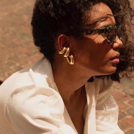 Gold Ear Cuffs Earrings for Women Non Piercing Chunky Gold Earring Cuff 18k Gold Oversize Round Clip on Earrings (Golden, One size)