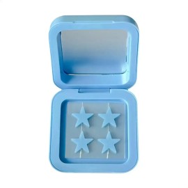 Una Caja De Parches Hidrocoloides Azules Para El Acné.