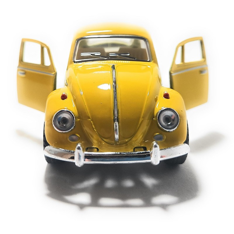 1967 Volkswagen Classic Beetle, 1:32 Scale Die Cast Model Car,