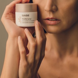 Laboratorios Babé - Multi Acción Crema para piel madura | HealthyAging+ | Facial Hidratante 50 ml | Antiarrugas | Nutritiva | Hidratación Profunda | Aspecto Luminoso | Antioxidant