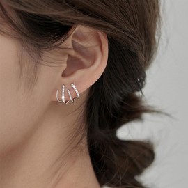 Inateannal Boho Crystal Claw Earrings Silver Cz Needle Claw Stud Earrings Sparkle Needle Claw Earrings Minimalist Huggie Illusion Earrings Jewelry for Women and Girls