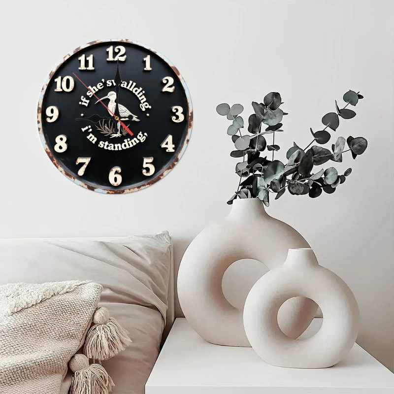 25x25cm Wood Wall Clock that is a Model of a