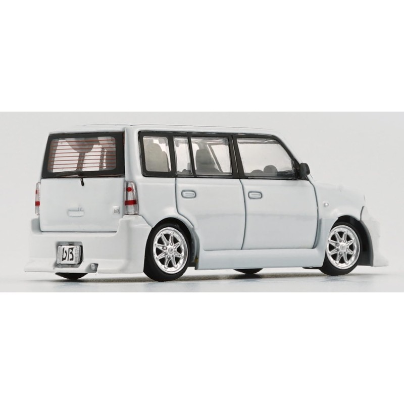 B-M Creations Toyota 2000 bB White LHD 1/64 64B0374