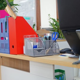 Desk Organiser, Mesh Metal Office Shelf with Pen Holders & Drawer, 6 Sorting Compartments for Pens, Pen Holder, Stapler, Sticky Notes, Office Organiser (Silver)