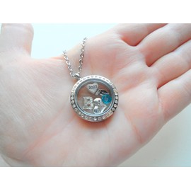 Custom Graduate Circle Floating Charm Locket Necklace with Charms, Stainless Steel Locket, Graduation Gift, Good Luck on the Path Ahead, Class of 2025 or Other Years