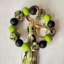 Phamines Silicone Beaded Keychain Bracelet Key Ring with Leather Tassel,Rock Leopard Beads Key Chain Holder Wristlet Bangle for Women (Green Camouflage)