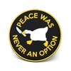 Peace was Never an Option Goose con cuchillo de PVC