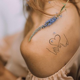 Hands Holding the Heart - Temporalis® Tattoo | Ephemeral, vegan and waterproof tattoo - EU certified cosmetics - Lasts 15 days