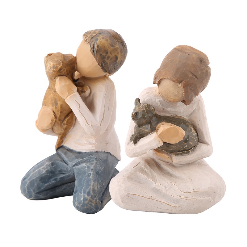 2pcs Man&Woman Hugging Pets Shape Resin Figurine Decoration Statue Model