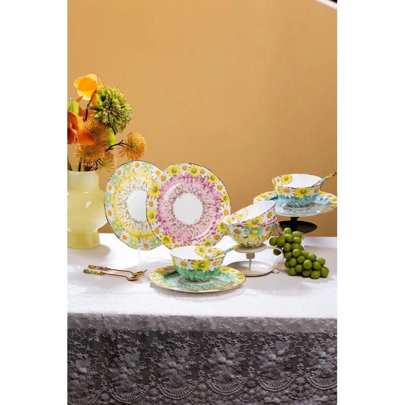 Aynsley Daisy Corset Fine Bone China Teacup and Saucer Set