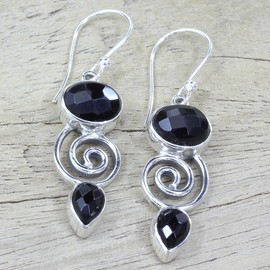 NOVICA Artisan Handmade Onyx Dangle Earrings Sterling Silver from India [pendant(s) 1.4 in L x 1.8 in W 22 in min L x 28 in max L x 0.2 in W] ' Romantic Journey'
