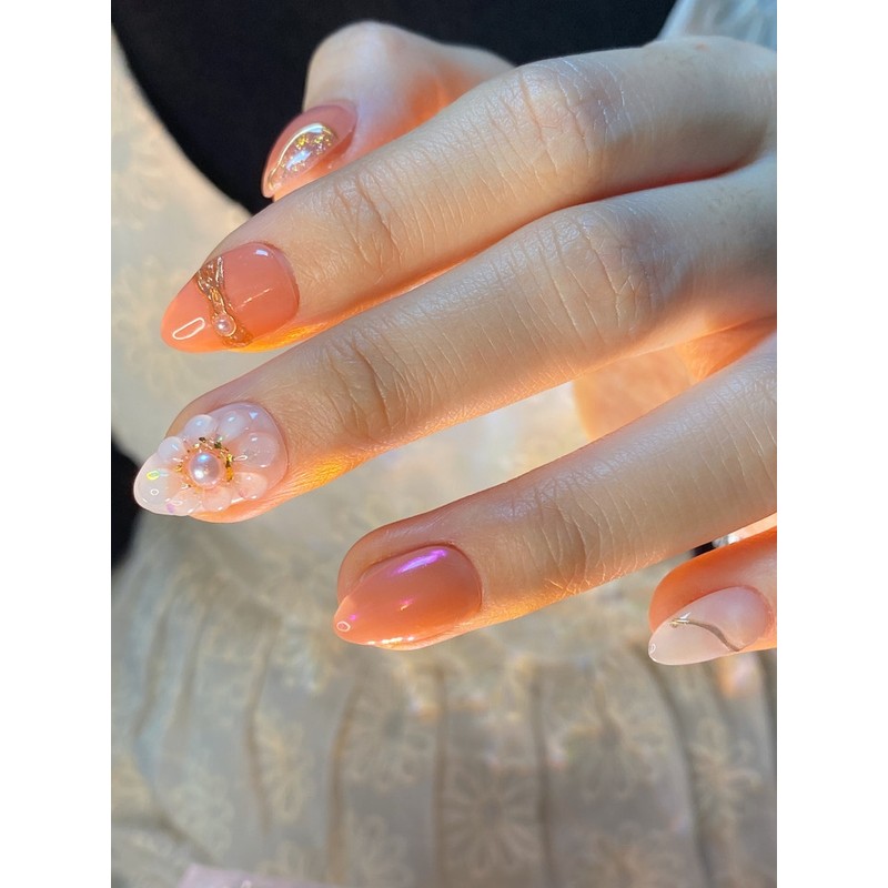 [Janef] Fluorescent lights on the backs of your hands for