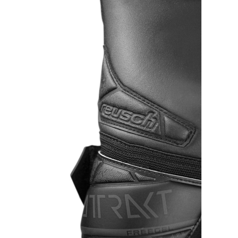 Reusch Attrakt Freegel Infinity, Black, 10.5