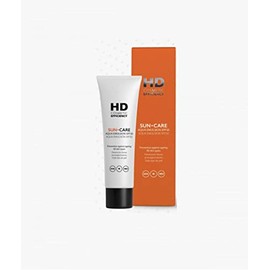 HD Cosmetic Efficiency SUN CARE AQUA EMULSION SPF50 50 mL, fotoprotección ligera y una hidratación homogénea,contiene activos hidratantes que no generan brillos en la cara