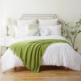 BATTILO HOME Apple Green Throw Blanket for Couch, Soft Chenille Knit Throws with Tassels for Home Decor, Spring Green Throws for Couch Cover, 60"x80"