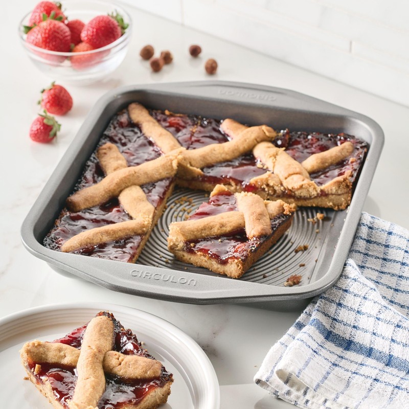 Circulon 51135 Total Nonstick Baking Pan / Nonstick Cake Pan,