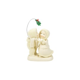 Department 56 Snowbabies Christmas Jubilee Mistletoe Kisses Figurine, 4.96 Inch, Multicolor
