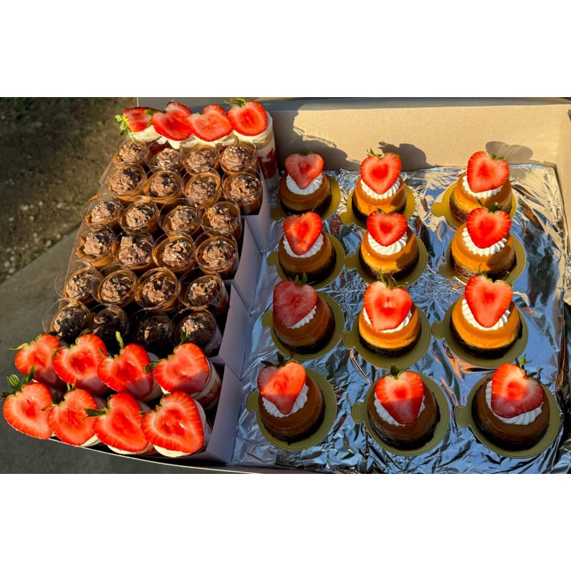 YYaaloa 300 Pcs 3 Inch Mini Cake Boards Mousse Cupcake