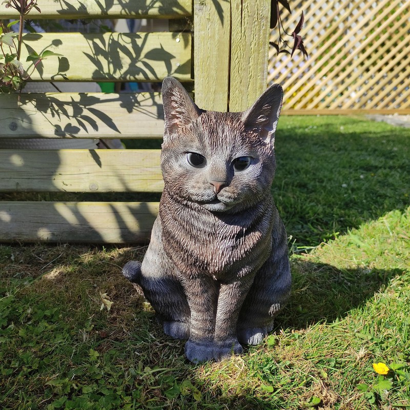 Vivid Arts Sitting Cats (Tabby Cat)