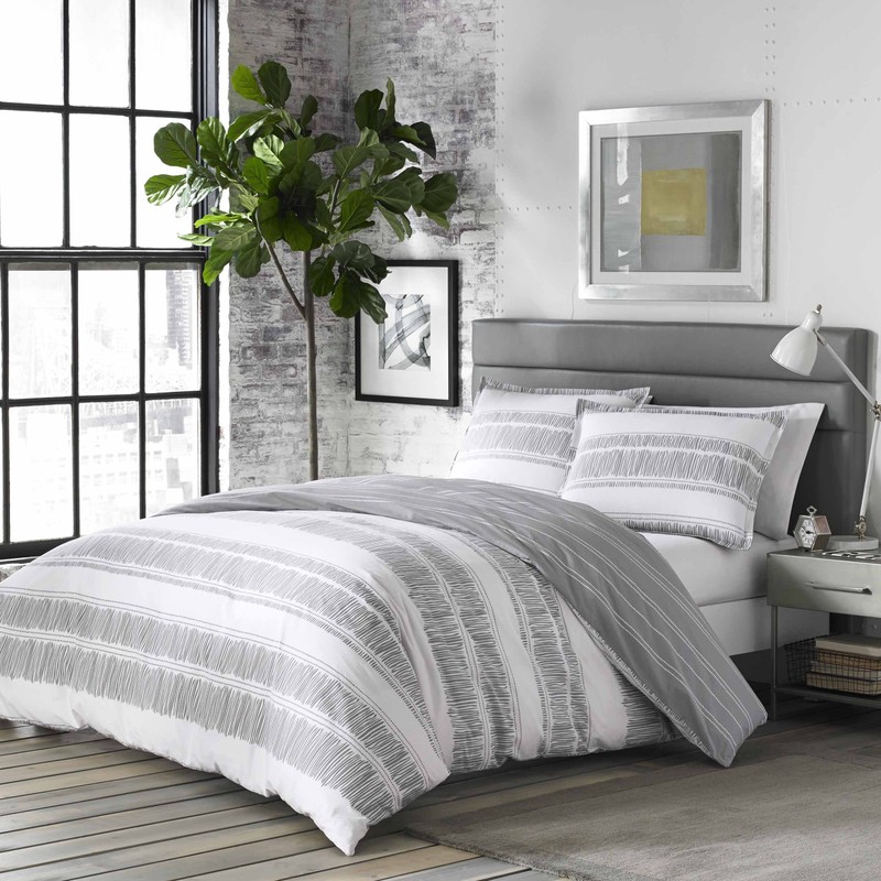 City Scene Ziggy Comforter Set, King, White