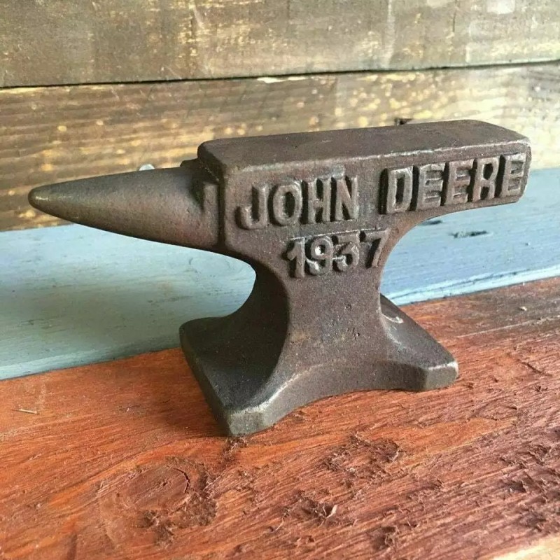 John Deere 1937 Cast Iron Anvil Paperweight With Raised Lettering