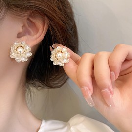 White Pearl Flower Cluster Stud Earrings for Women,Charm Large Blossom Floral Statement Earrings,Bride Bridesmaid Jewelry Gifts for Wedding (Gold)