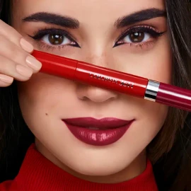 Labial Colorfix 36h Duo Tattoo - Larga Duración - Ésika Color Rojo Invencible