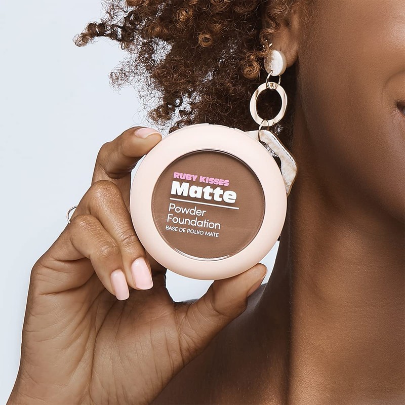 Alfombra de base de polvo con acabado mate, de Ruby,