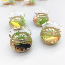 1Pcs Multicolour Mini Round Fish Tank Realistic Glass Decor for Dollhouse Display Captivating Miniature for Crafts Ornaments Handmade Landscape,Miniature Goldfish Bowls,Dollhouse Accessories(Gold)