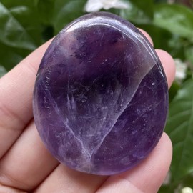Hslutiee Crystal Thumb Worry Stone, Natural Teardrop Anxiety Stress Relief Therapy Healing Pocket Palm Stone, Amethyst