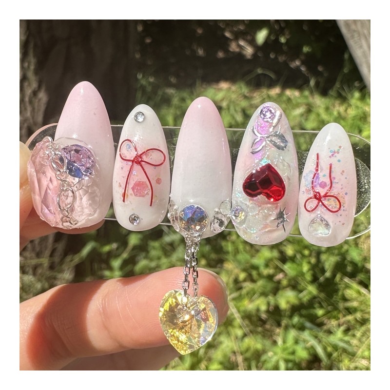 ❤️Guaranteed real product❤️Shining red heart handmade nail tips - Almond