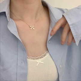 Yheakne Boho Crystal Bow Choker Necklace CZ Bow Pendant Necklace Rhinestone Bow Tie Necklace Gold Bow Knot Collar Necklace Jewellery for Women and Girls (Gold), Zinc