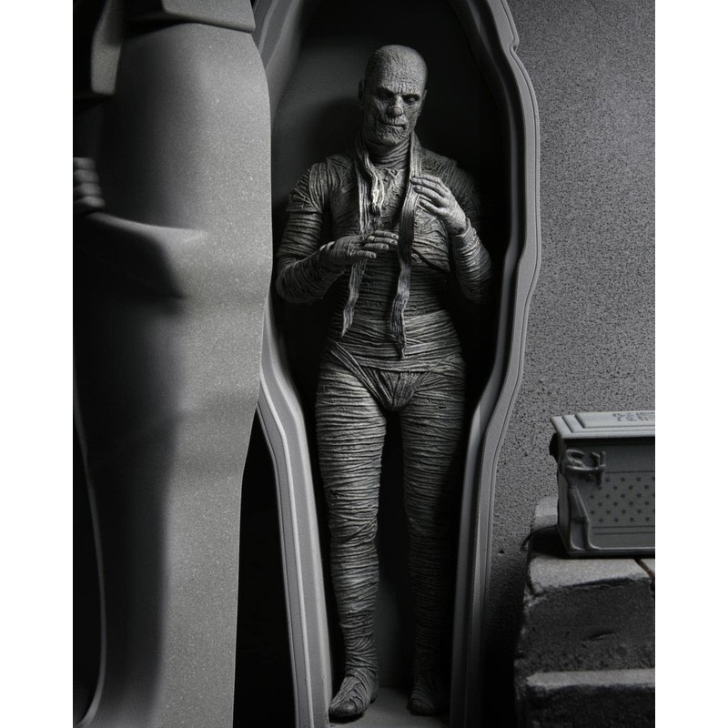 NECA Universal Monsters Mummy 7IN Ultimate AF Negro y Blanco