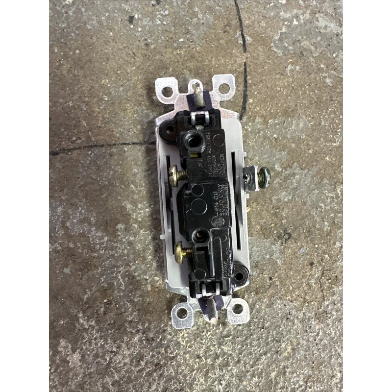 Leviton Decora 15A-120/277V, Rocker Switch AC/CA Single-pole, Gray (5601-2GS)