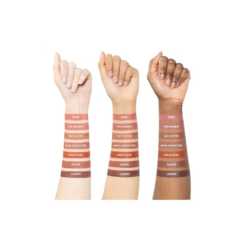 Lápiz labial Soft Blur de MAKEOUT CLUB cobertura media a