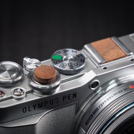 Iborrys Hot Shoe Cover + Shutter Button Sticker Set, Compatible with OM SYSTEM OM-3 OM-5 OLYMPUS Olympus PEN E-P7 Olympus Camera Premium Wood - Retro Design Artisan Handmade, with Hot Shoe Protection