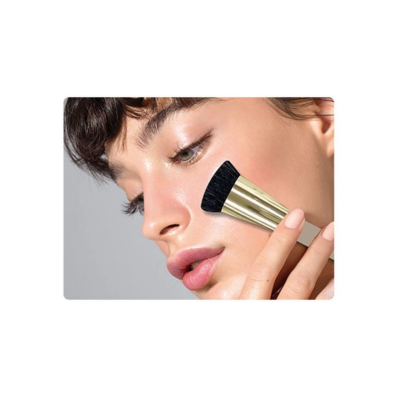 Ferriceratinone Foundation Brush