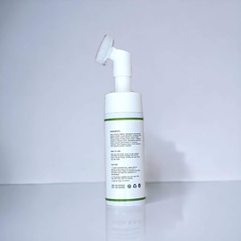 Toga Vitamin C & Turmeric Foam Cleanser plus free nose pore strips