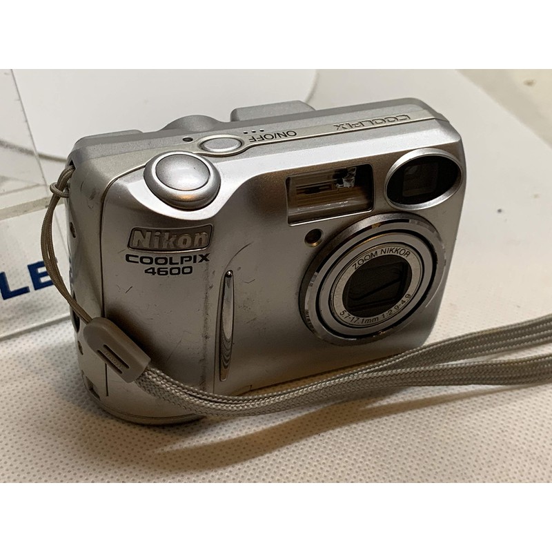 Nikon Coolpix 4600 - Digital camera - compact - 4.0