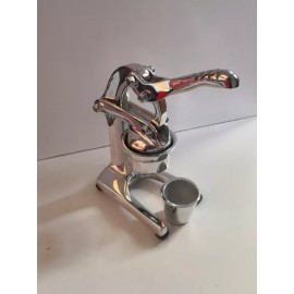 Femar Exprimidor De Limones Chico C/ Vaso =mar Color Plateado