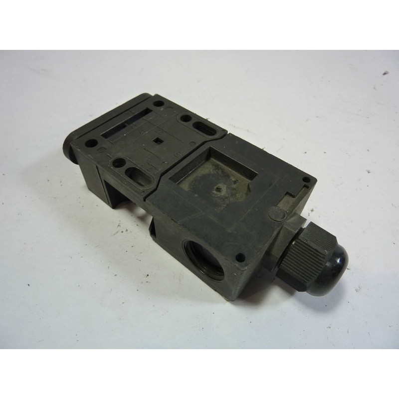 SCHMERSAL Command by AZ 16ZVRK Position Switch with Separate Actuator