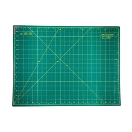 The Quilted Bear Cutting Mats - Sewing & Quilting Self Healing Cutting Mat 18" x 24" (A2) with 60 & 45 Degree Angle Markings (Green)