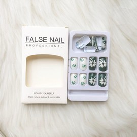 24PCS St Patricks Press on Nails - Diowino Short Square Fake Nails Clover Full Cover Acrylic Nails Glossy Green&White with Four Leaf Clover Designs Glue on Nails for Women Girls