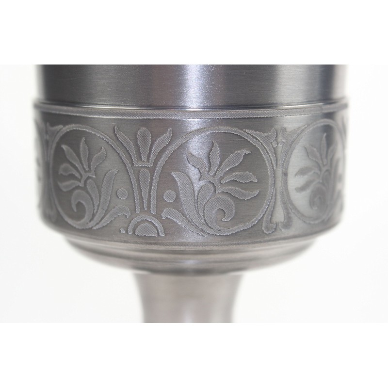Wentworth Pewter – Mittelalterlicher Zinnkelch in antiker Verarbeitung
