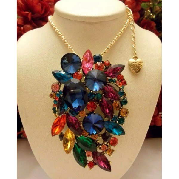 BETSEY JOHNSON SPARKLING MULTI COLOR RHINESTONE CLUSTER NECKLACE/BROOCH