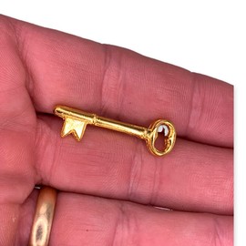 StockPins Gold Skeleton Key Lapel Pin – Vintage Antique-Style Pin for Costumes, Backpacks, and Collectors – Made in USA