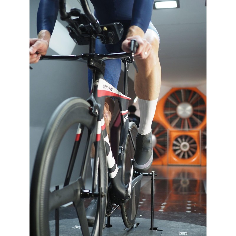 DEFEET Evo Jet Aero Crew Sock | Wind-Tunnel Engineered For