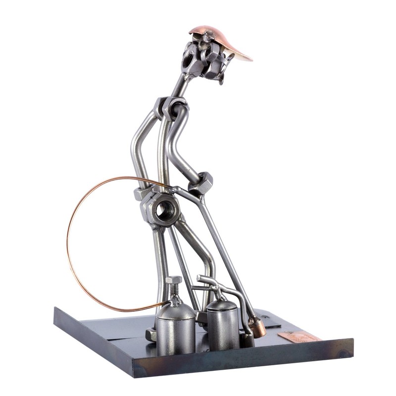 Steelman24 I Nuts and bolts sculpture Roofer Flat Roof With
